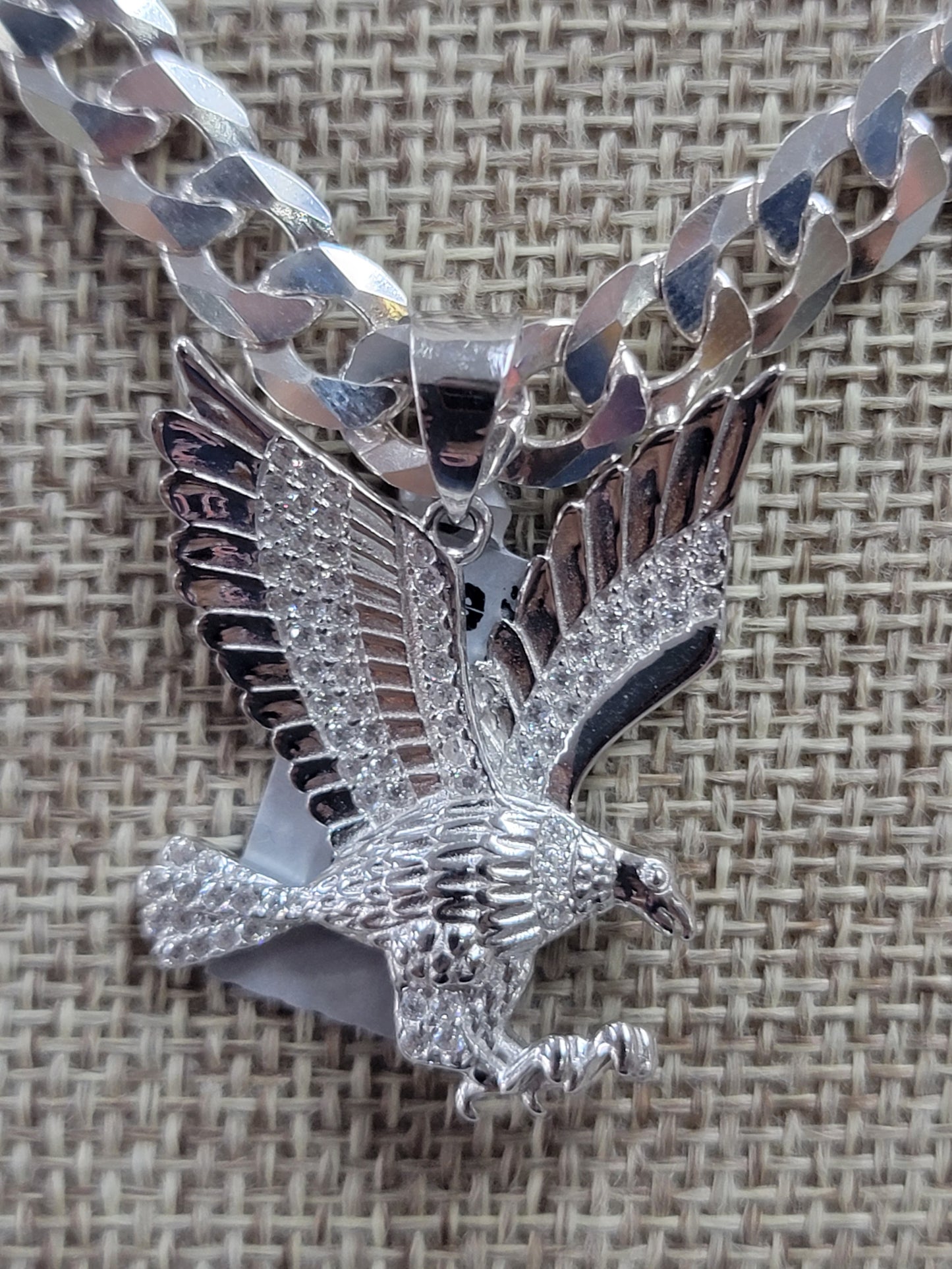 charms de águila con cadena  de plata 925